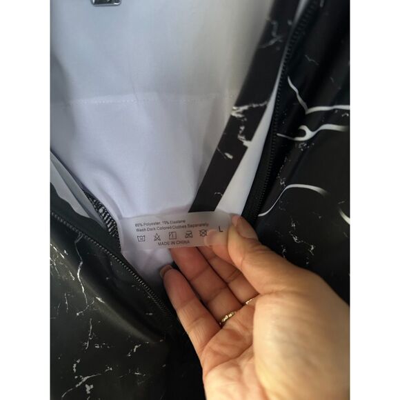 NWOT No Brand Marble Print Women's Long Sleeve Diving Style Swimsuit Size L - Picture 2 of 11